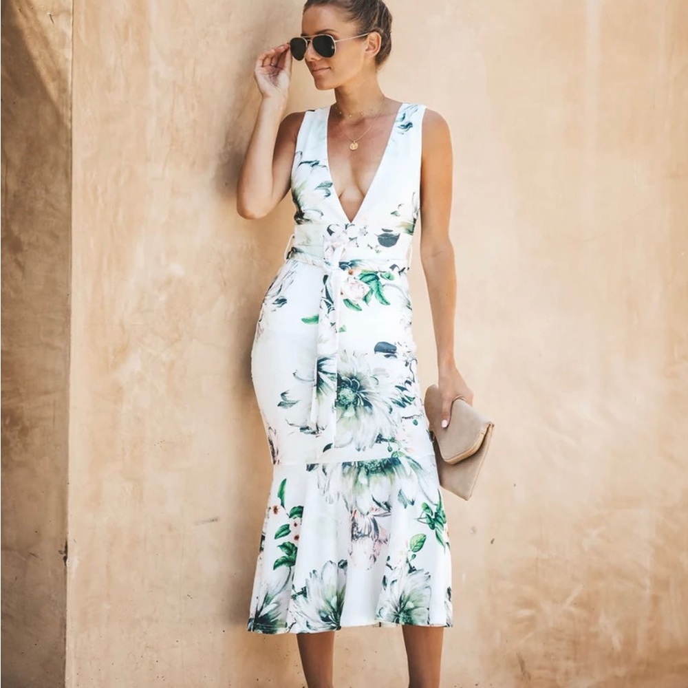 Selfie Leslie Chrysanthemum Floral Midi Dress